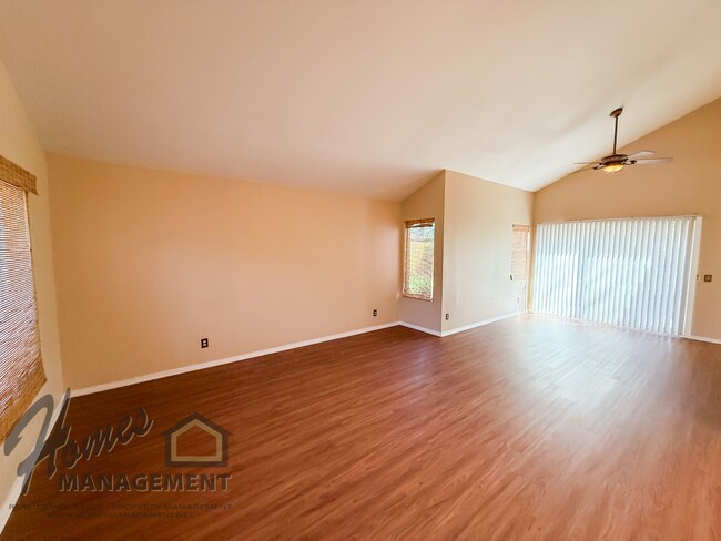 Foto del edificio - Homes Management - Escondido Home