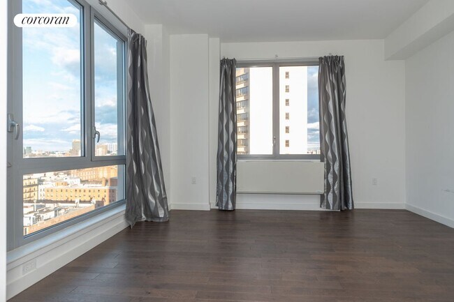 Foto del edificio - 321 W 110th St