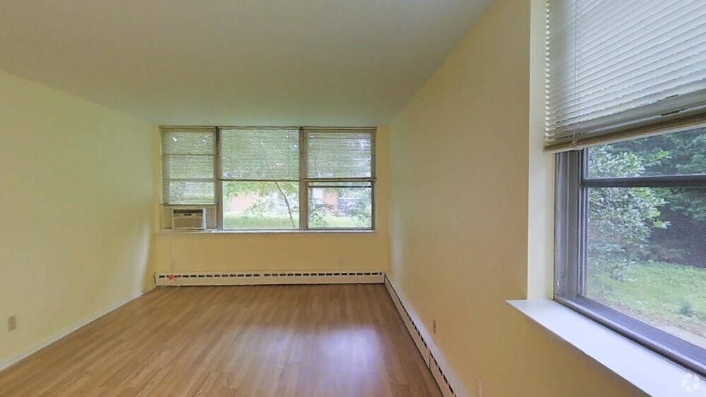 Photo - Cherokee Apartments