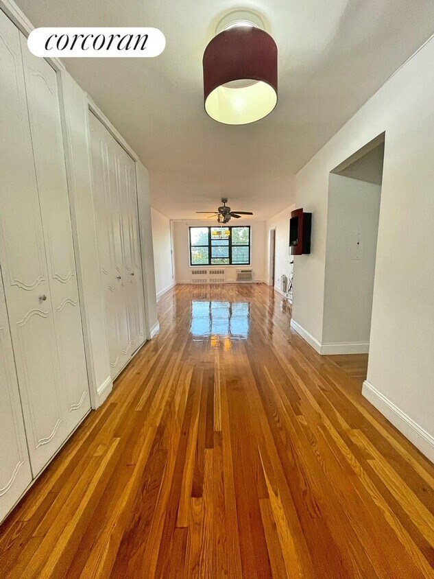 Foto principal - 1200 E 53rd St