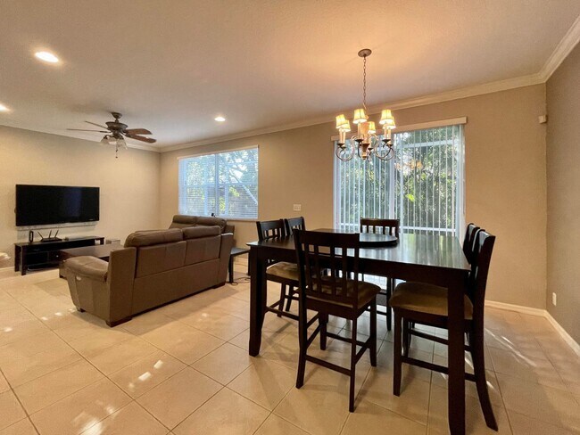 Building Photo - 9085 Villa Palma Ln