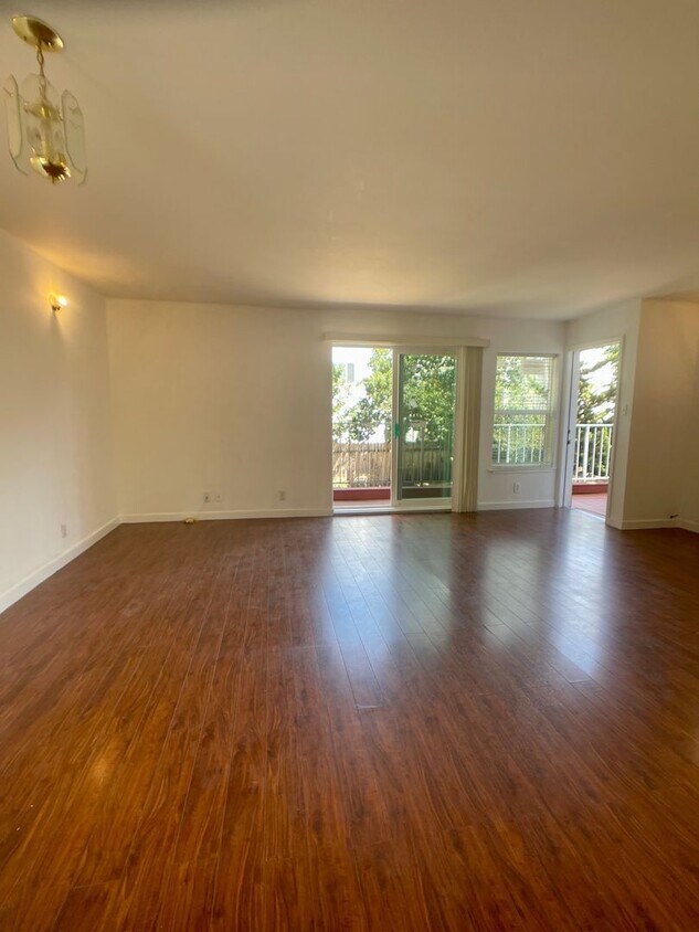 Primary Photo - 1254 18th Ave