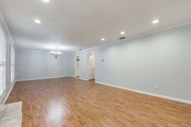 Foto del edificio - 2-BEDROOM, 2-BATHROOM CONDOMINIUM AT FARMINGTON COMMONS