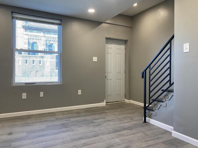 Building Photo - 5418 Summer St