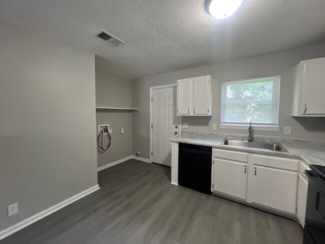 Building Photo - 2 bedroom, 1 bath Duplex in Gallatin