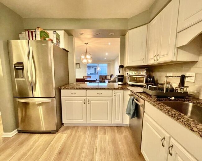 Foto del edificio - 2 bedroom in Chicago IL 60630