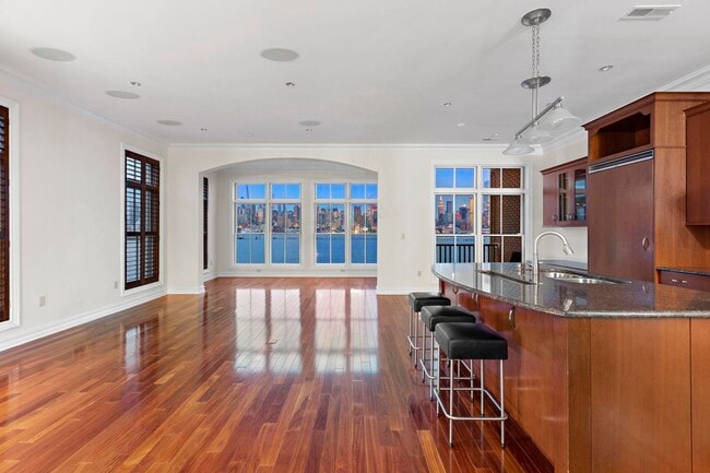 Building Photo - 19 Regency Pl