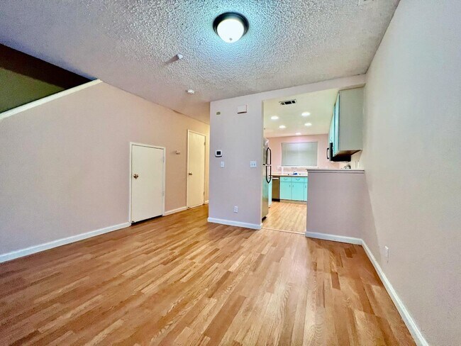 Foto del edificio - 2615 Oak Rd