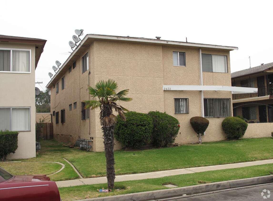 Building Photo - 2433 W Imperial Hwy