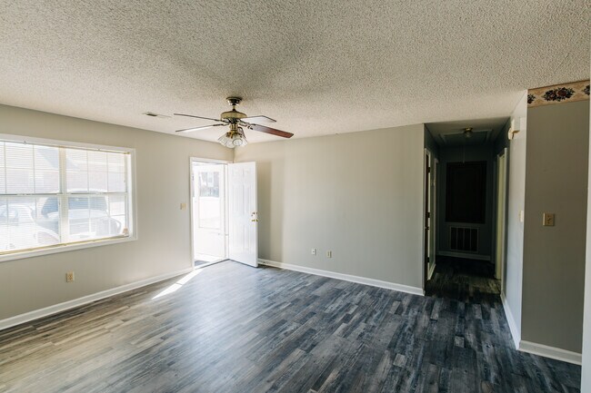 Foto del edificio - 1210 Douglas MacArthur St