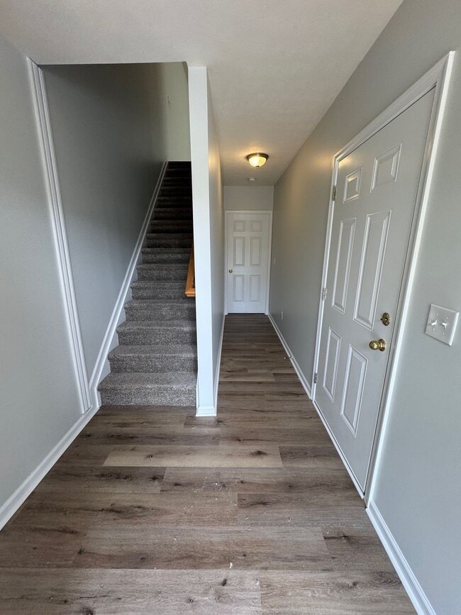 Building Photo - Brick End Unit Home in Taylor Springs NEW ...