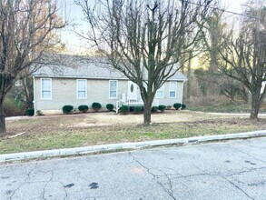 Building Photo - 2020 Driftwood Cir