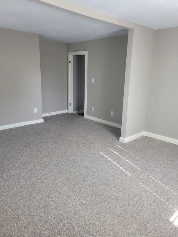 Foto del edificio - 585 Torrence Ln