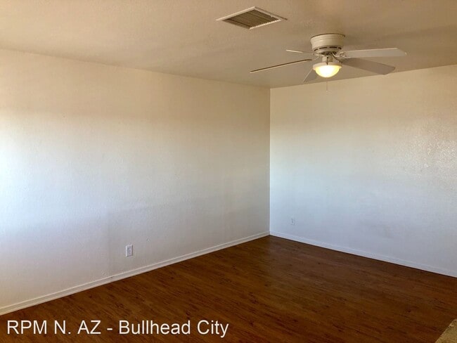 Building Photo - 1325 Navajo Dr
