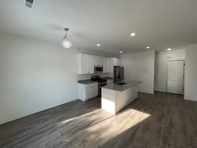 Building Photo - 3942 Preston Dr