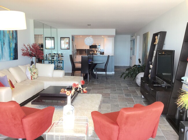 Building Photo - 855 Bayway Blvd