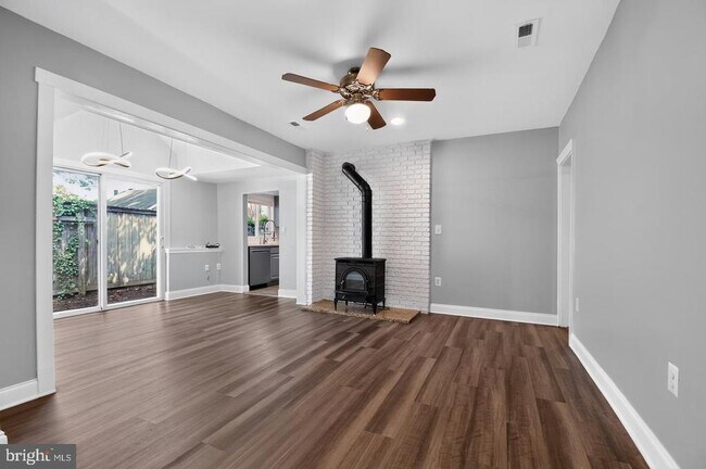 Foto del edificio - 1727 Forestville Rd