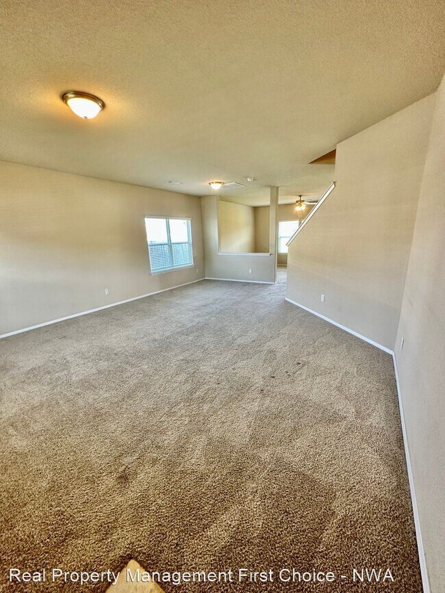 Foto del edificio - 4 br, 2.5 bath House - 901 SW Green World St.