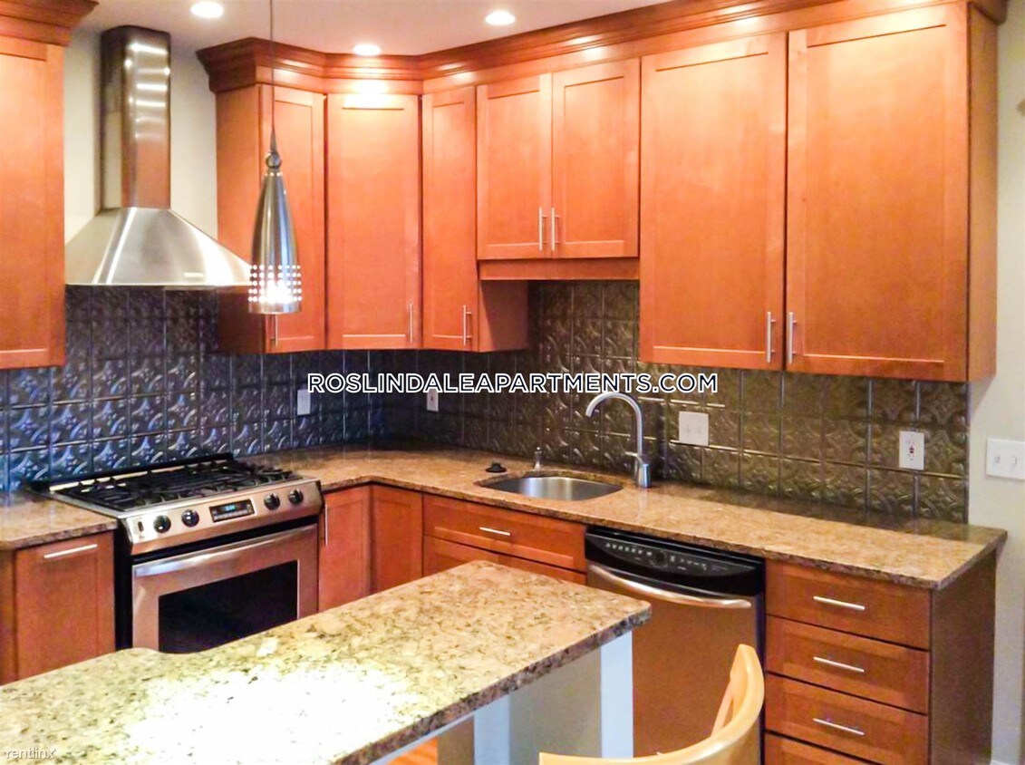 Foto principal - 1052 South St