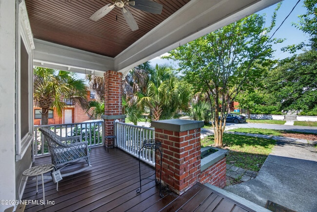 Building Photo - 1555 Belmonte Ave