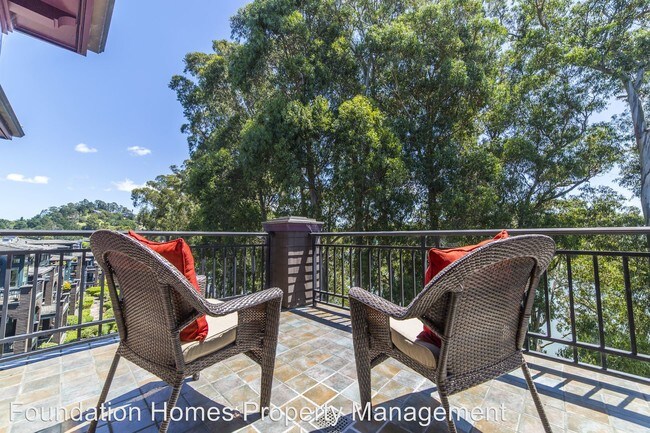 Building Photo - 2 br, 2.5 bath House - 66 De Silva Island