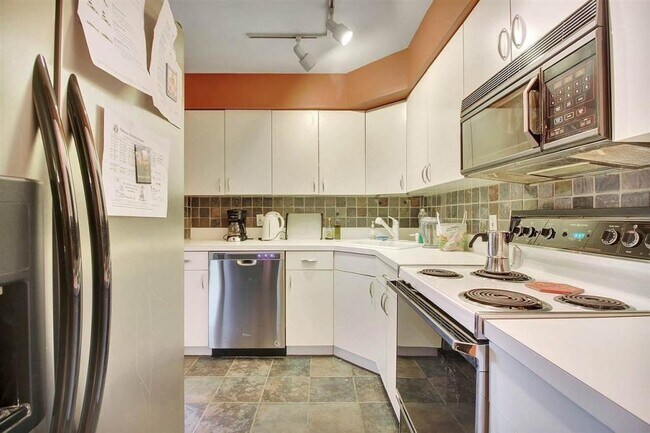 Foto del edificio - 22 69th Street c2