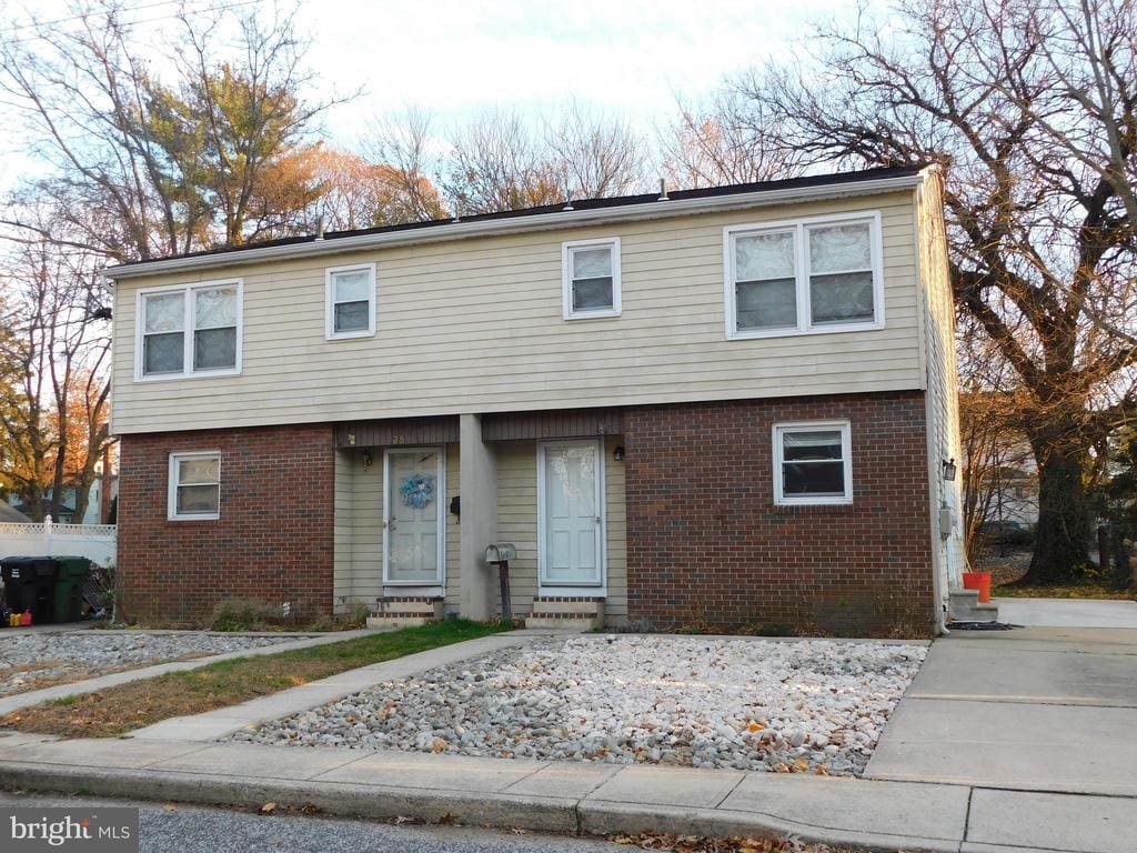 Primary Photo - 21 Myrtle Ave