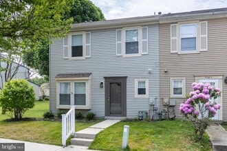 Building Photo - 5306 Red Haven Dr