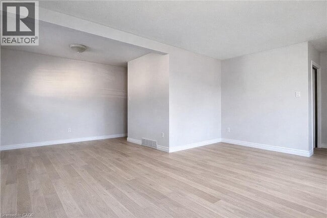 Building Photo - 514 Fallingbrook Dr