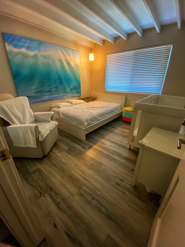 Bedroom - 5256 Westmont Ave