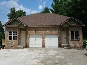 Building Photo - 1849 Evans Rd