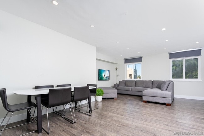 Building Photo - 3550 Lebon Dr