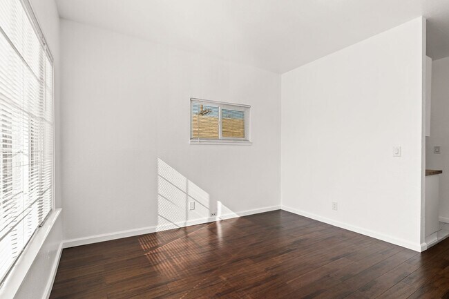 Foto del edificio - Fully Renovated 2-Bedroom in West Oakland ...