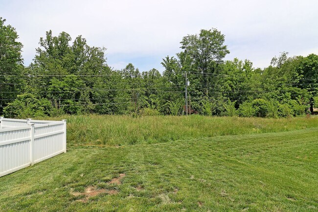 Foto del edificio - Berkmar Overlook Home with 2-Car Garage & ...