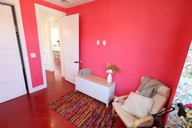 Foto del edificio - Newly Built Duplex!