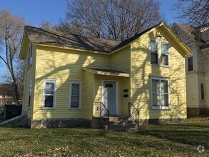 Building Photo - 318 E Walnut St