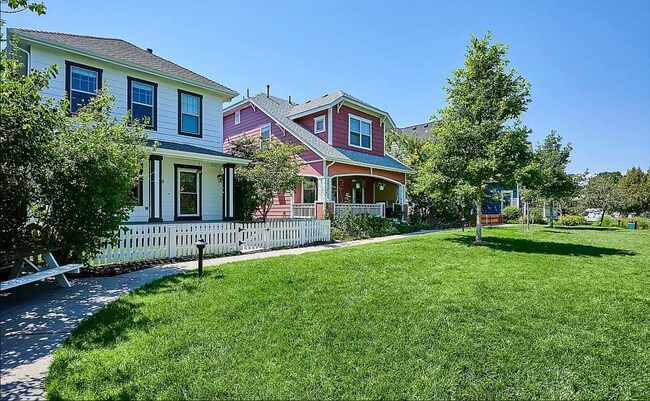 Building Photo - 2615 Elmira St