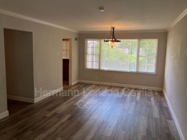 Foto del edificio - 10072 Ashbrook Dr