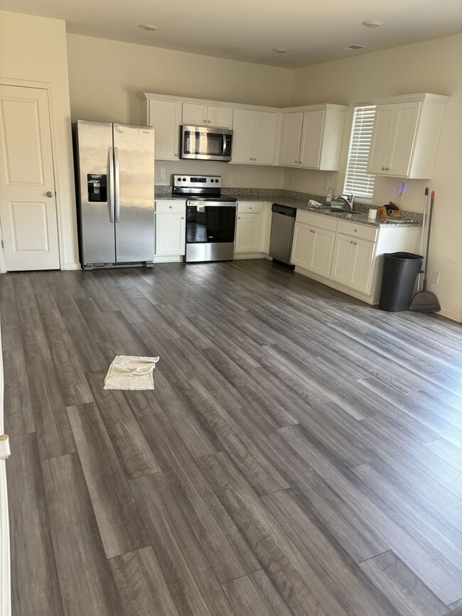 Building Photo - 419 Matera Dr NW