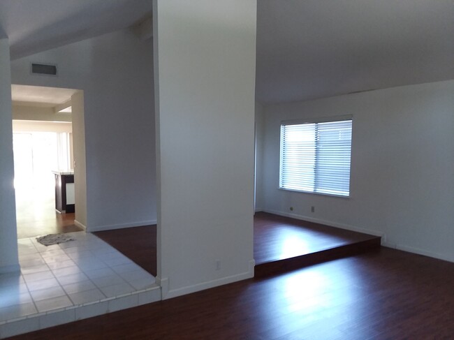 Dining area - 1753 Park Place Dr