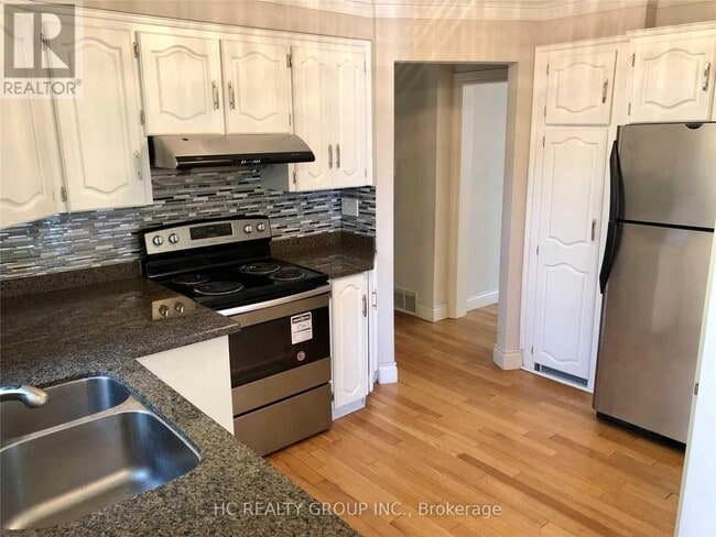 Building Photo - 15 Bowerbank Dr