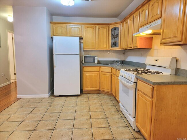 Foto del edificio - 10443 Springfield Blvd