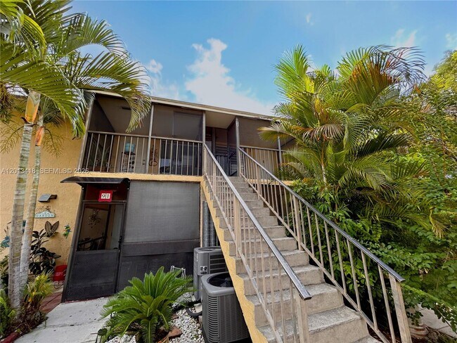 Building Photo - 15629 SW 73rd Cir Terrace