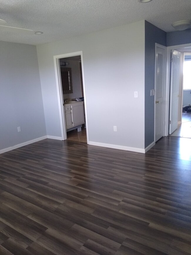 Building Photo - 3660 Ironwood Cir