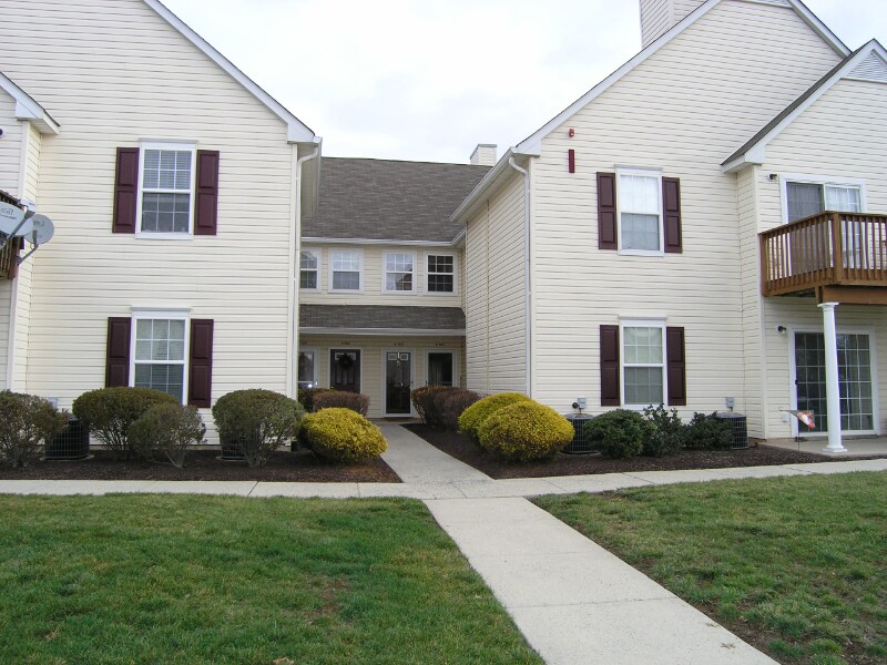 14 Wagon Wheel Rd, Quakertown, PA 18951 Condo for Rent in Quakertown
