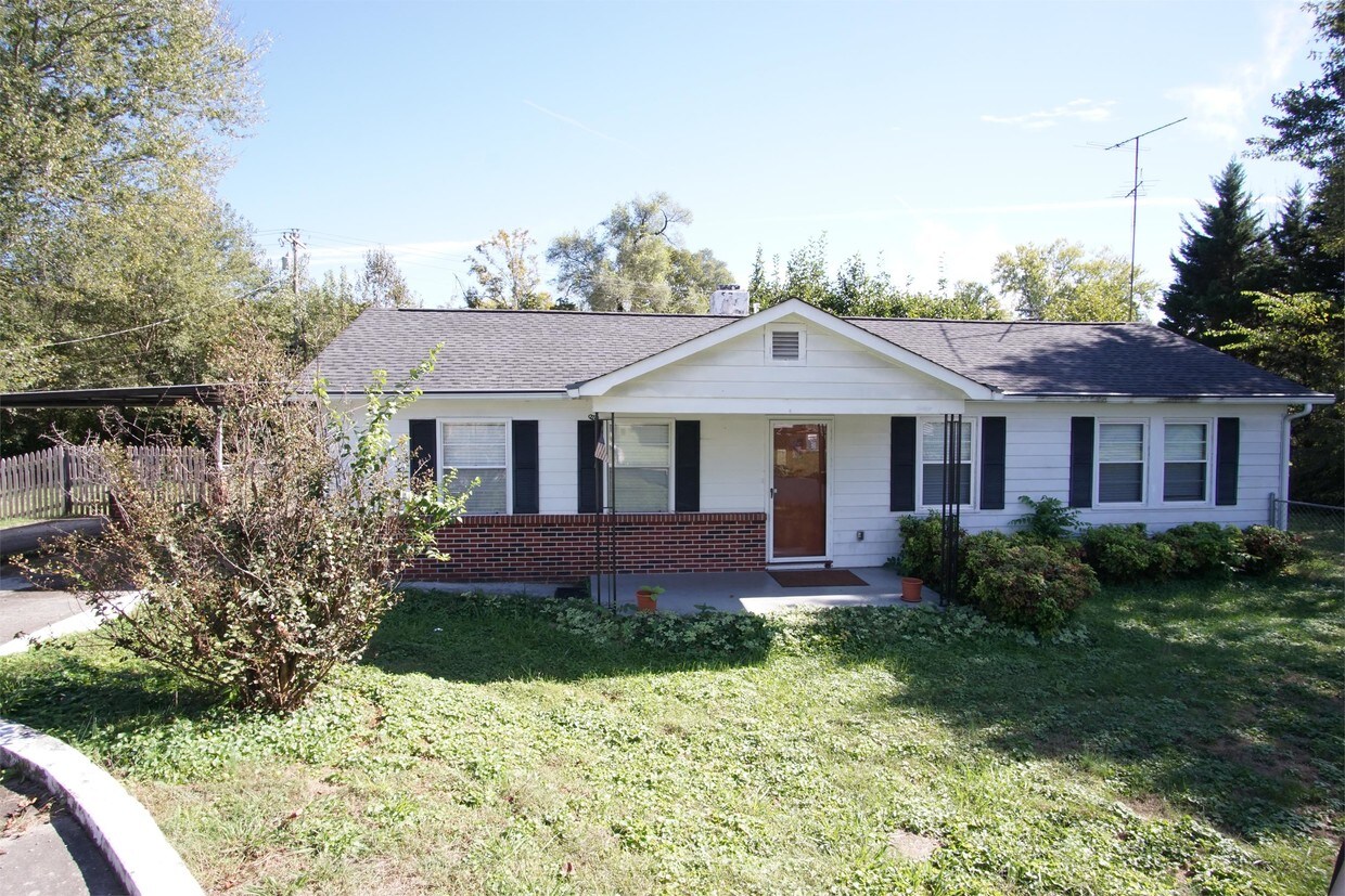 413 Douglas Ave, Maryville, TN 37804 House for Rent in Maryville, TN