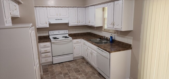 Foto del edificio - 400 SW Sandstone Dr