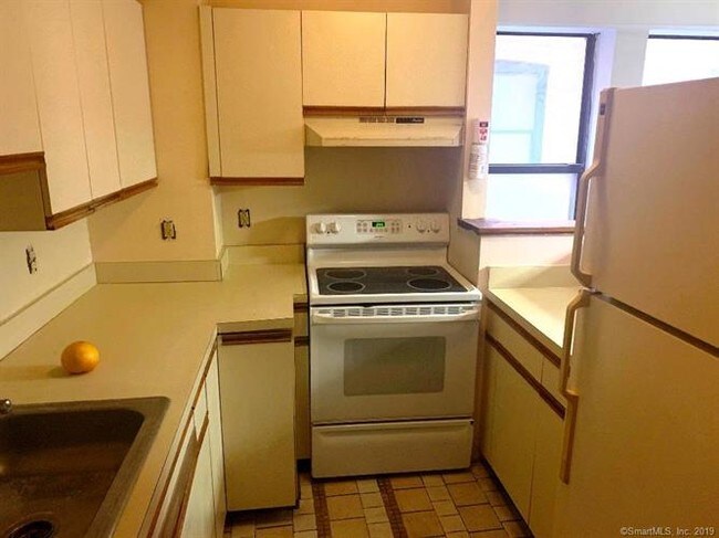 Foto del edificio - 379 Woodland St