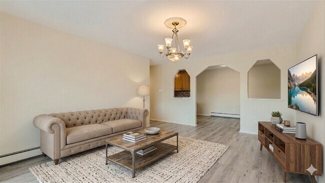 Foto del edificio - 8936 N Parkside Ave