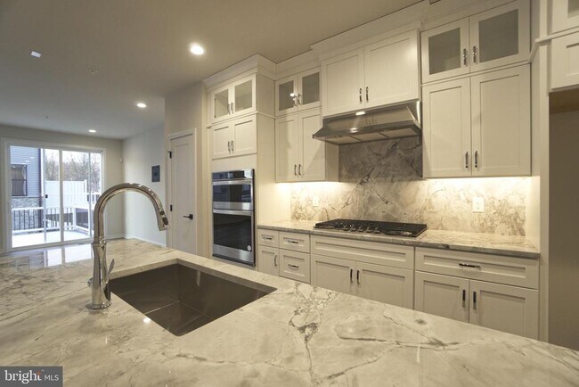 Foto del edificio - 163 Mahogany Ln